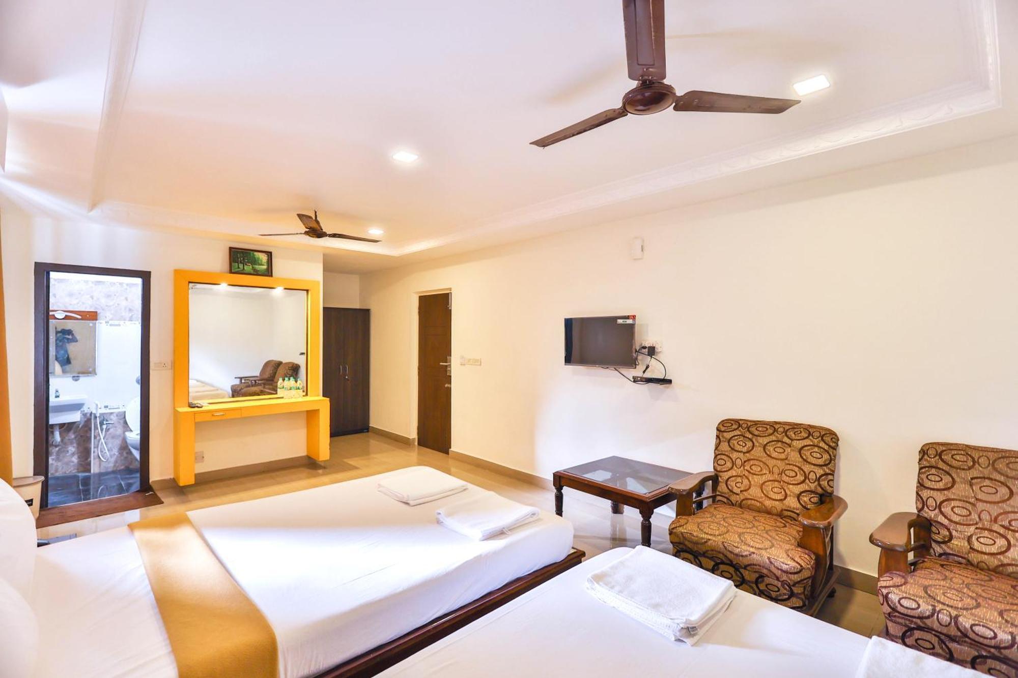 Hotel Golden Bliss ポンディシェリ エクステリア 写真